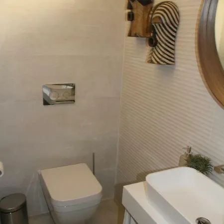 10 Boutique House Apartment *