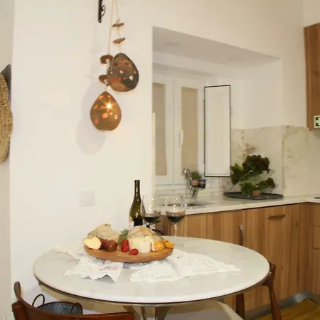 Apartment 10 Boutique House *